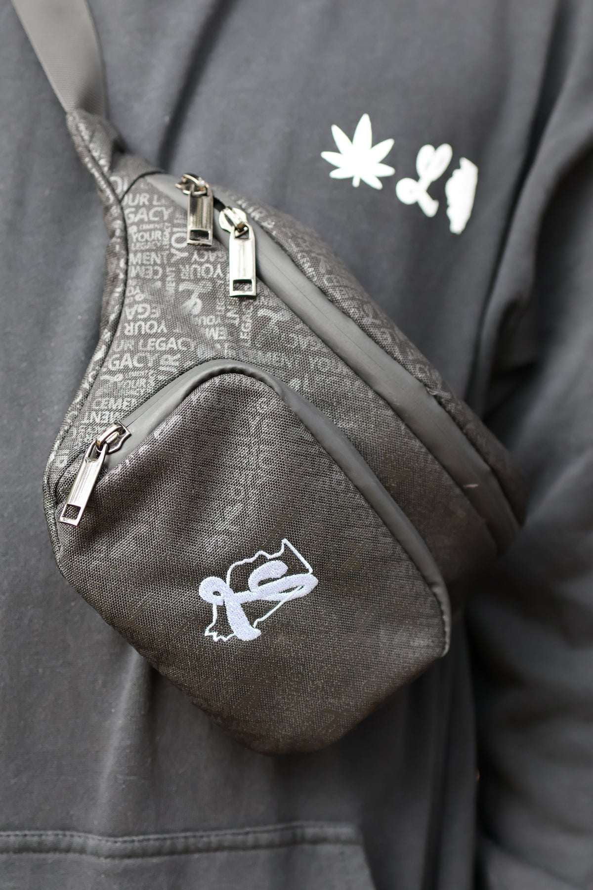 Legacy Hatch print Crossbody bag